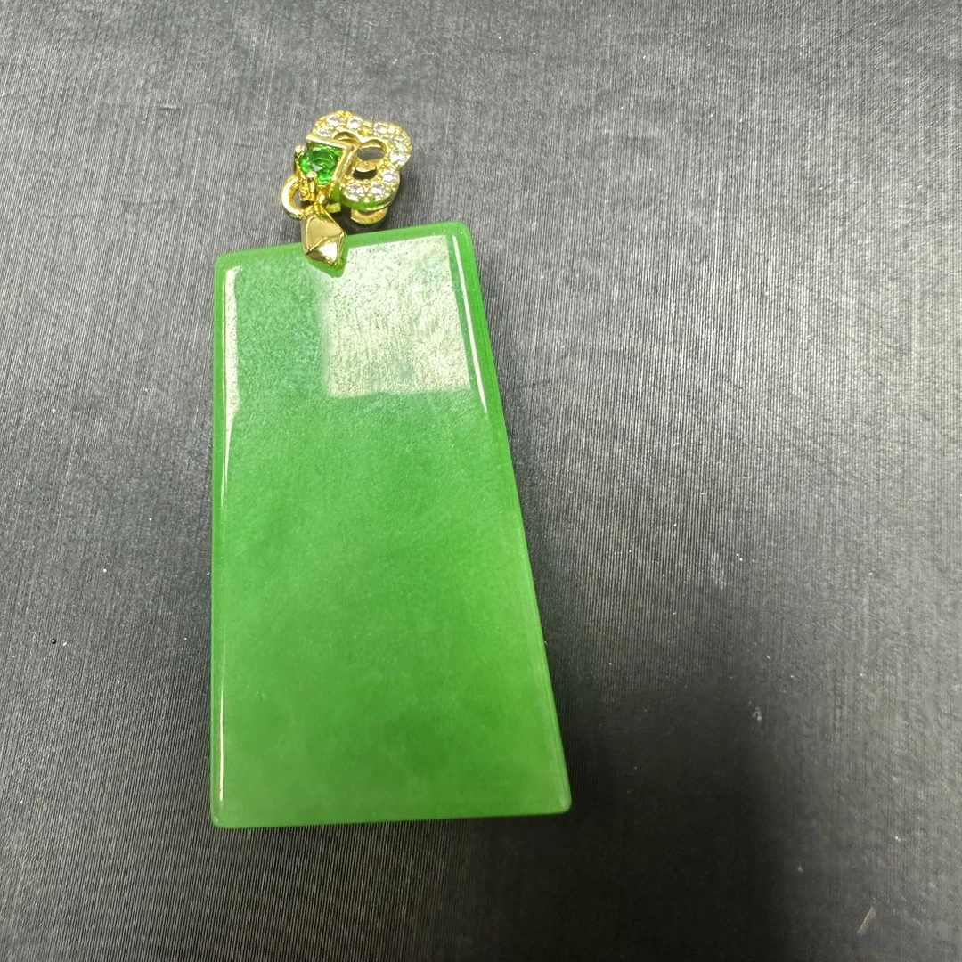 翡翠无事牌吊坠（多样发其一）A99