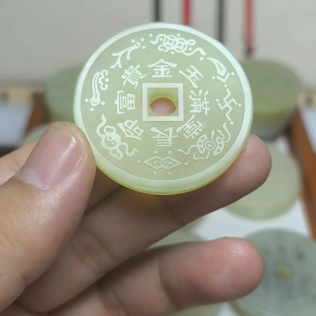 未镶嵌蛇纹石玉颈饰