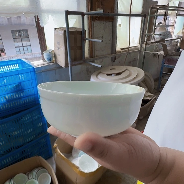 景德镇高温陶瓷玉泥胎6寸护边面碗4个