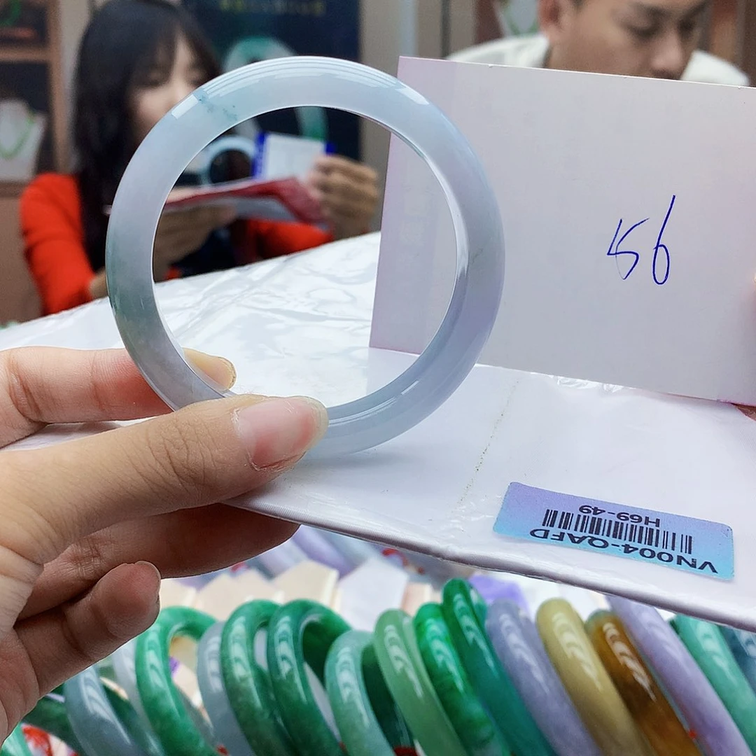 翡翠手镯未镶嵌5666777778888
