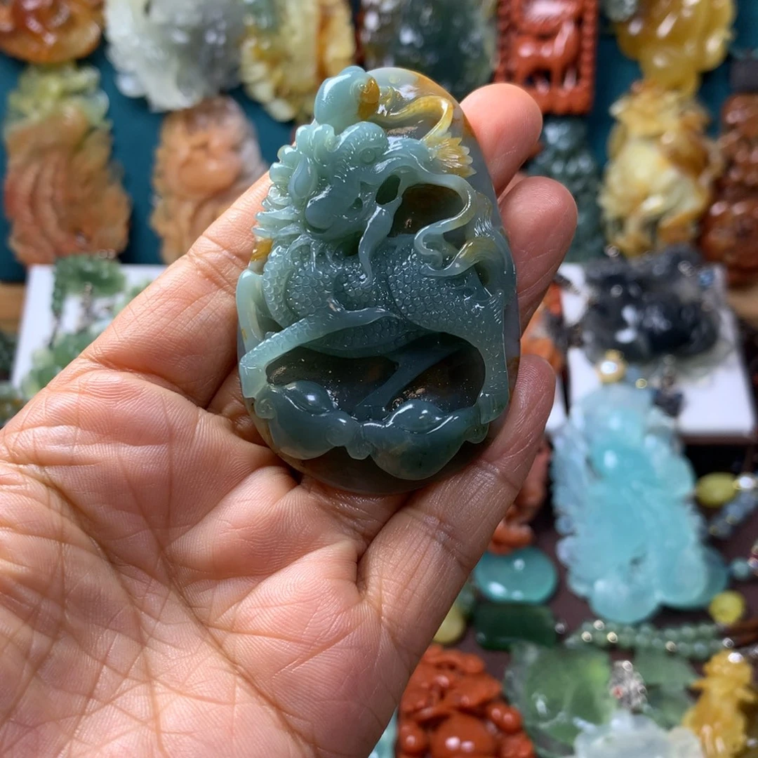 蛇纹石玉未镶嵌挂坠