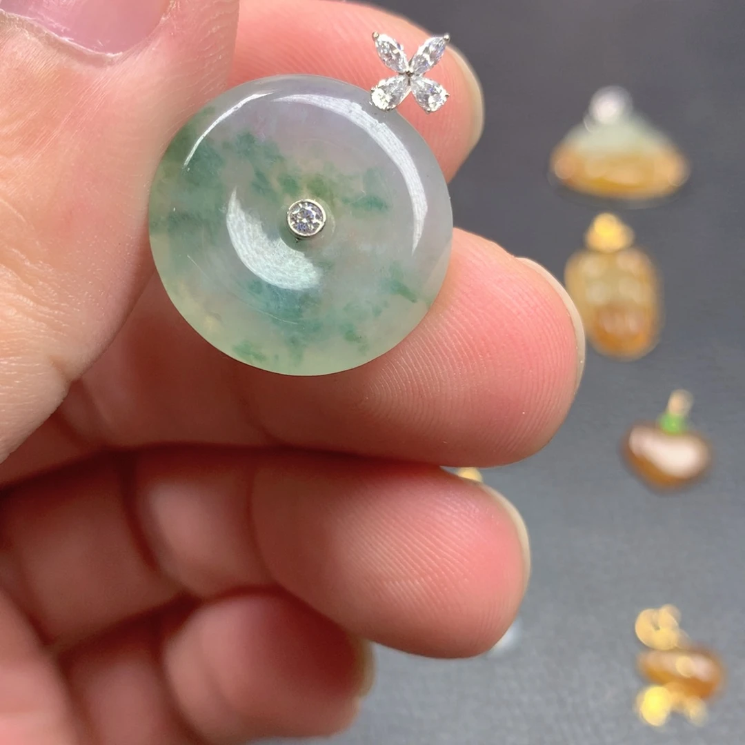 【闪购商品】颈饰18K金镶嵌翡翠翡翠