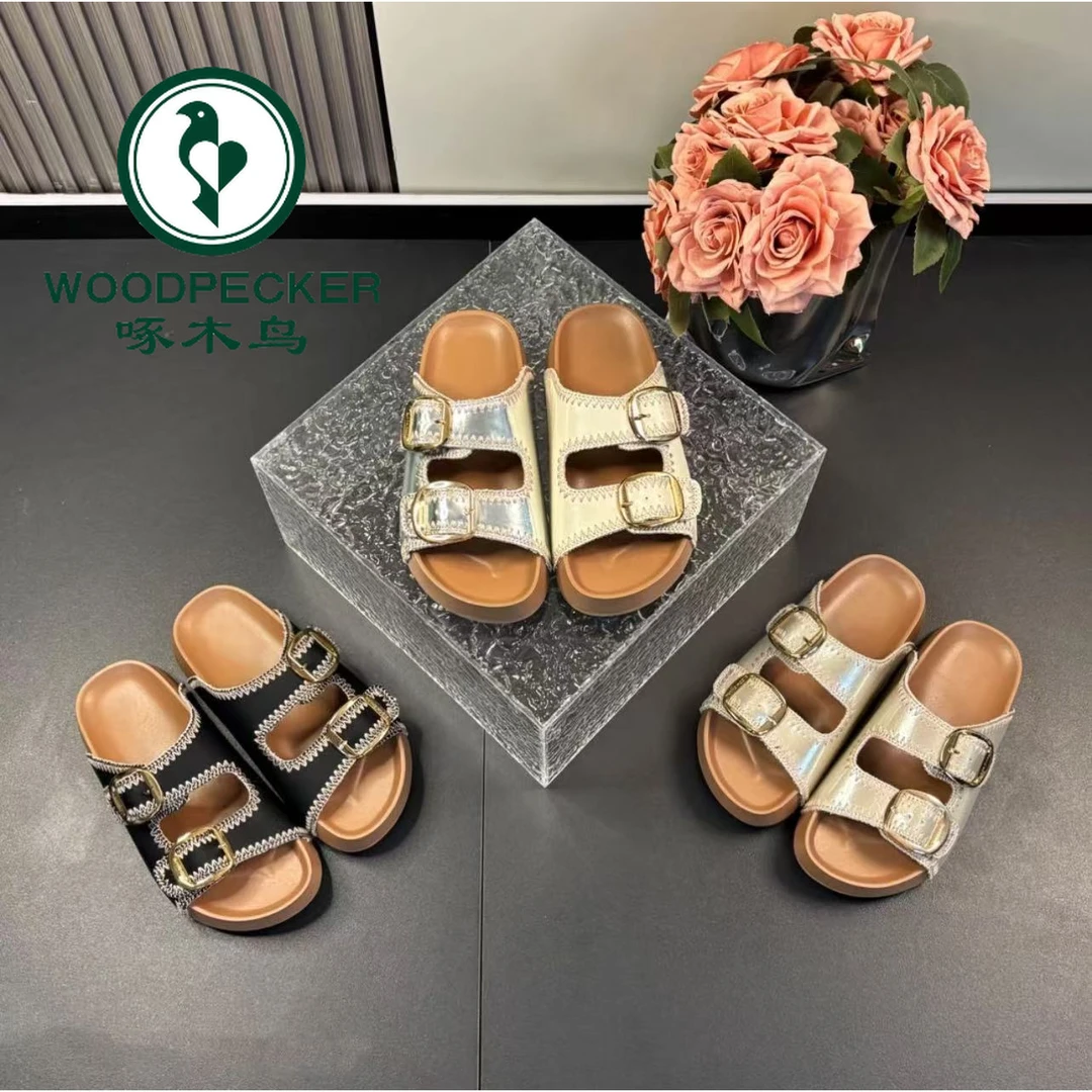 啄木鸟2025夏季时尚韩版简约设计穿厚底金属扣皮面网红勃肯凉拖鞋