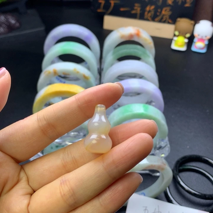 ****轩玛瑙/玉髓未镶嵌颈饰