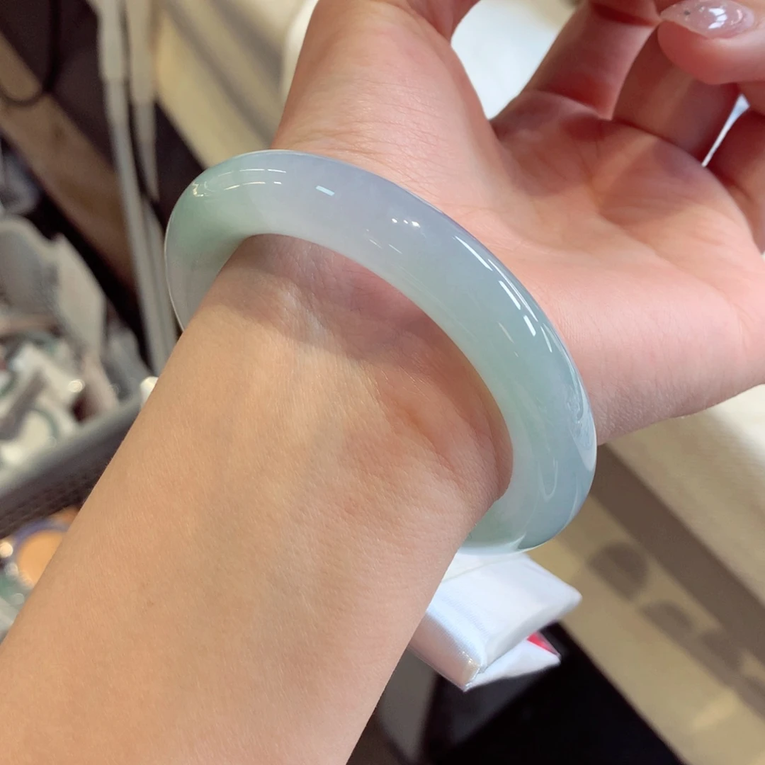 翡翠手镯未镶嵌33圆条77