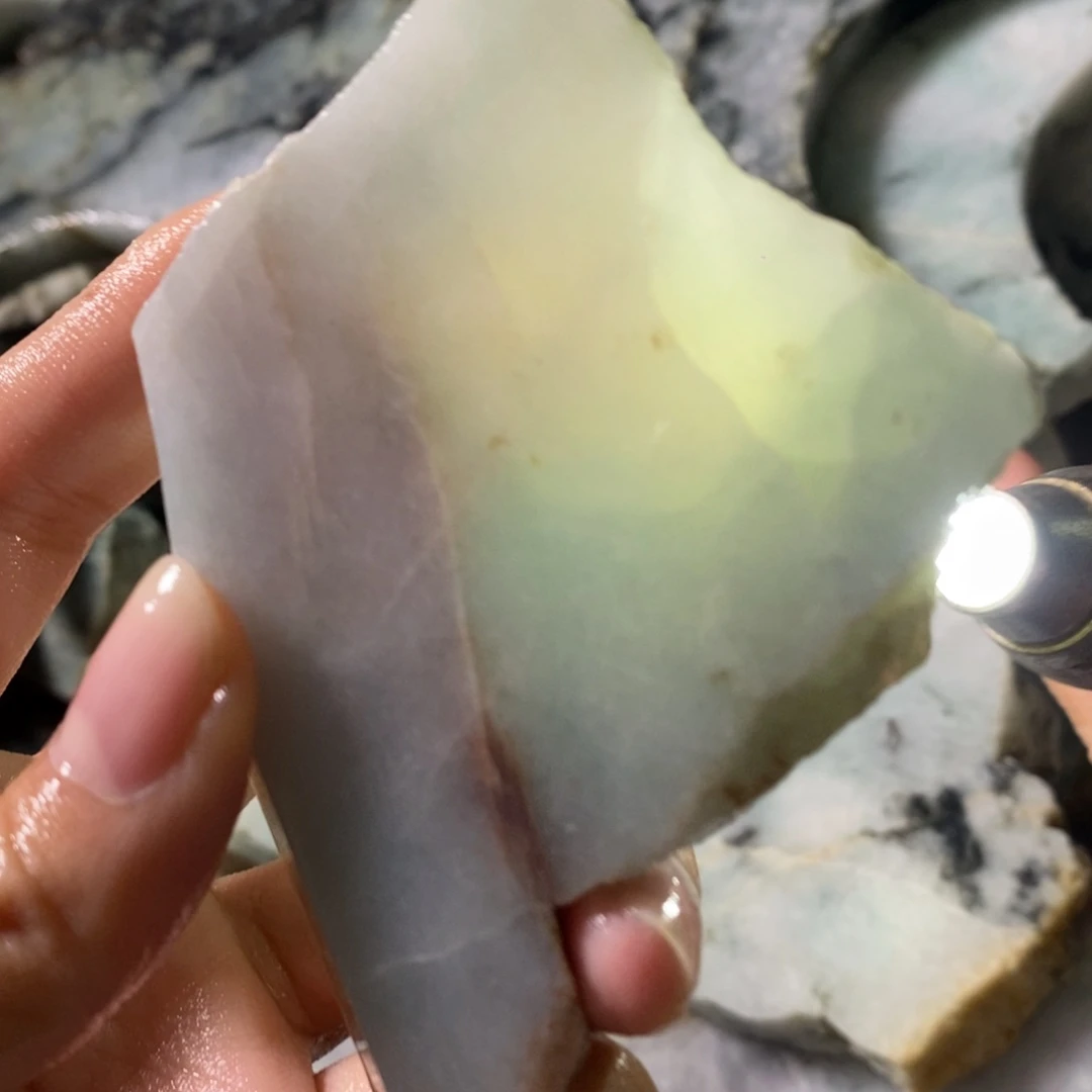 颈饰未镶嵌翡翠天然