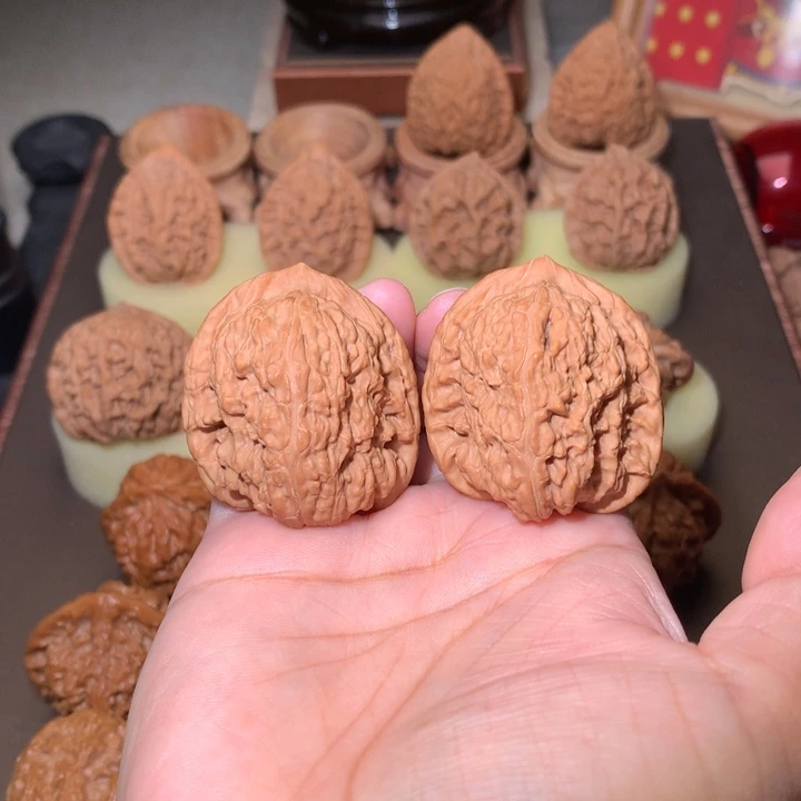 给****核桃文玩核桃把件宽城