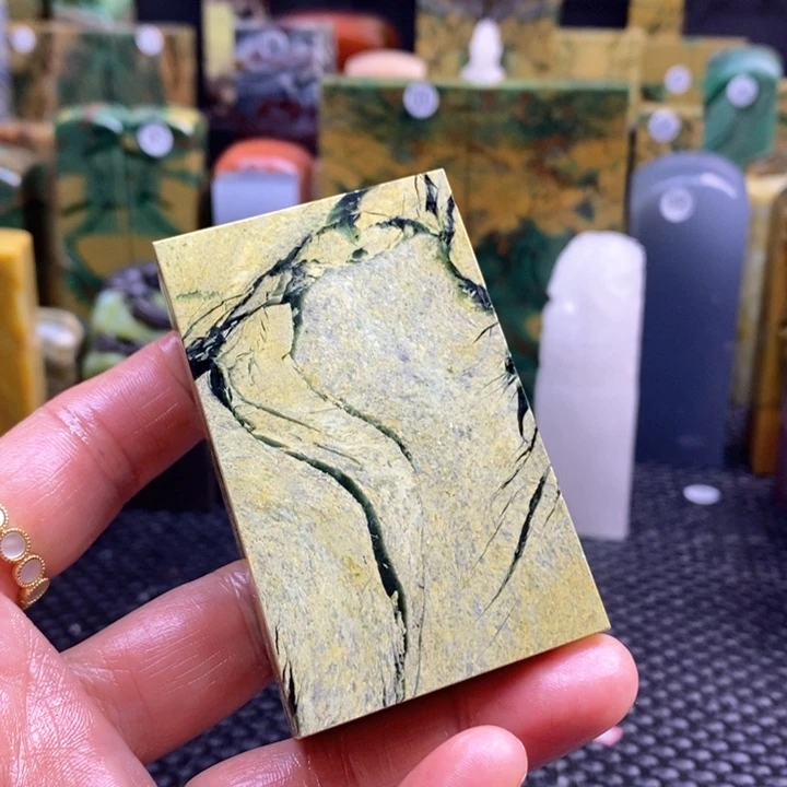 青田石寻**旅青田石印章石