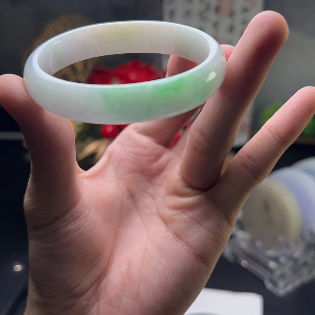未镶嵌翡翠手镯56贵贵妃定制翡翠