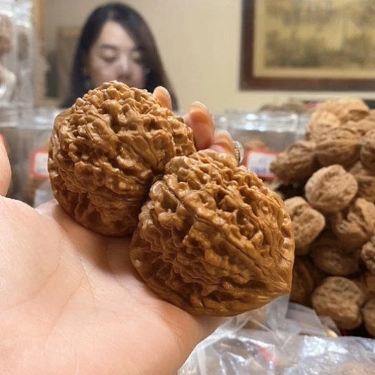 文玩核桃吊坠～**～53龟背官帽有修打底了