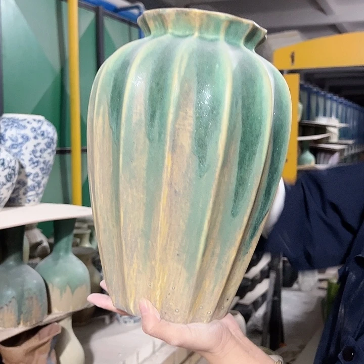 景德镇陶瓷花瓶工厂