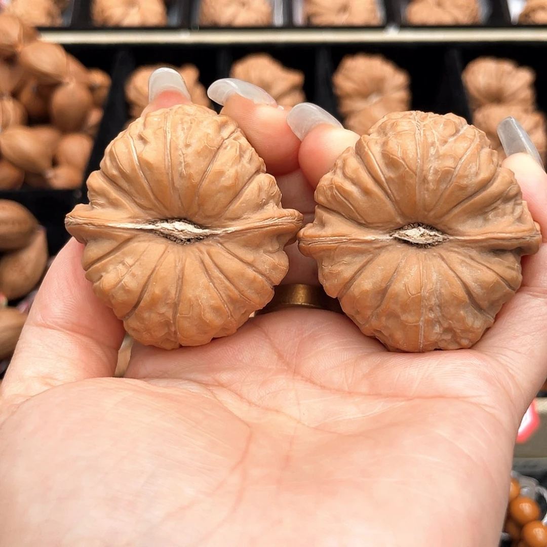 把件文玩核桃44一字深凹底大眼睛放射线清晰对歪4402