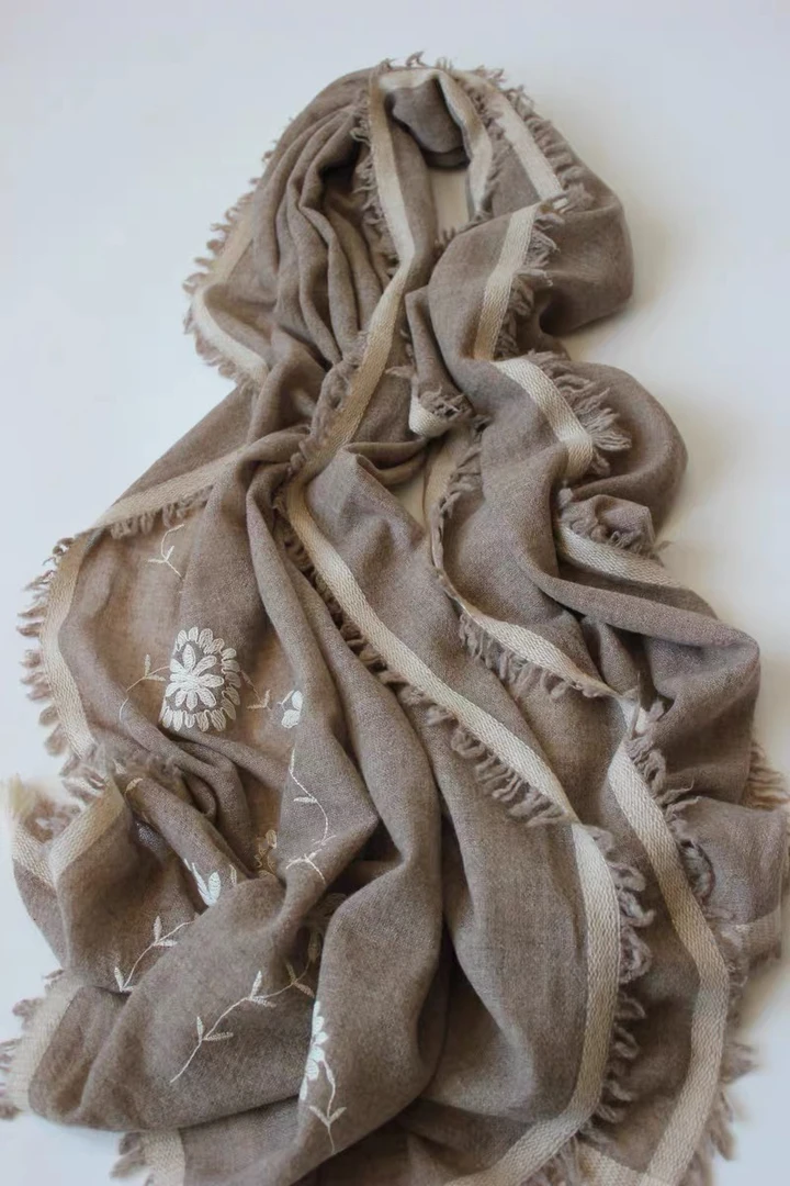 2025♥羊绒刺绣♥围巾时尚百搭女士保暖薄款