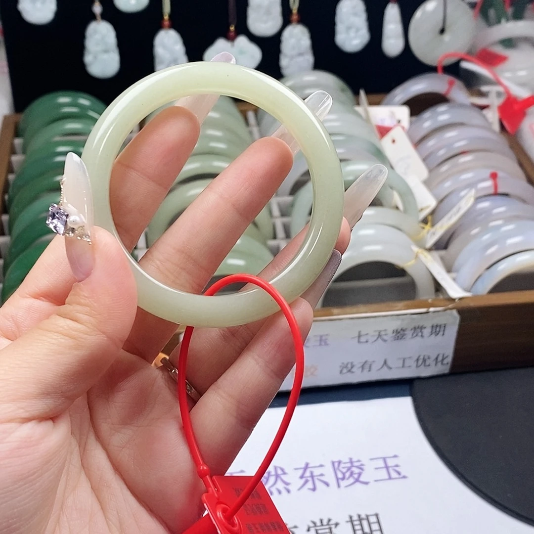 东陵石未镶嵌手镯