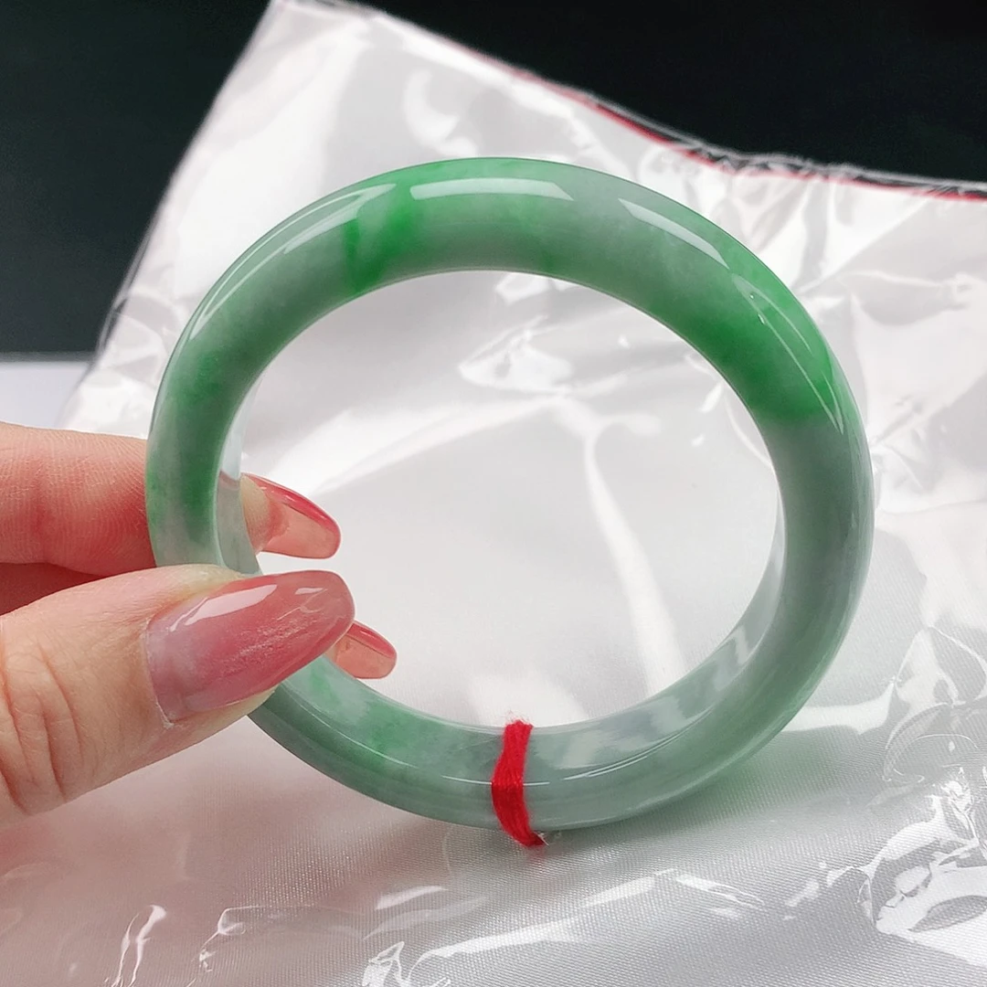 翡翠手镯未镶嵌翡翠276