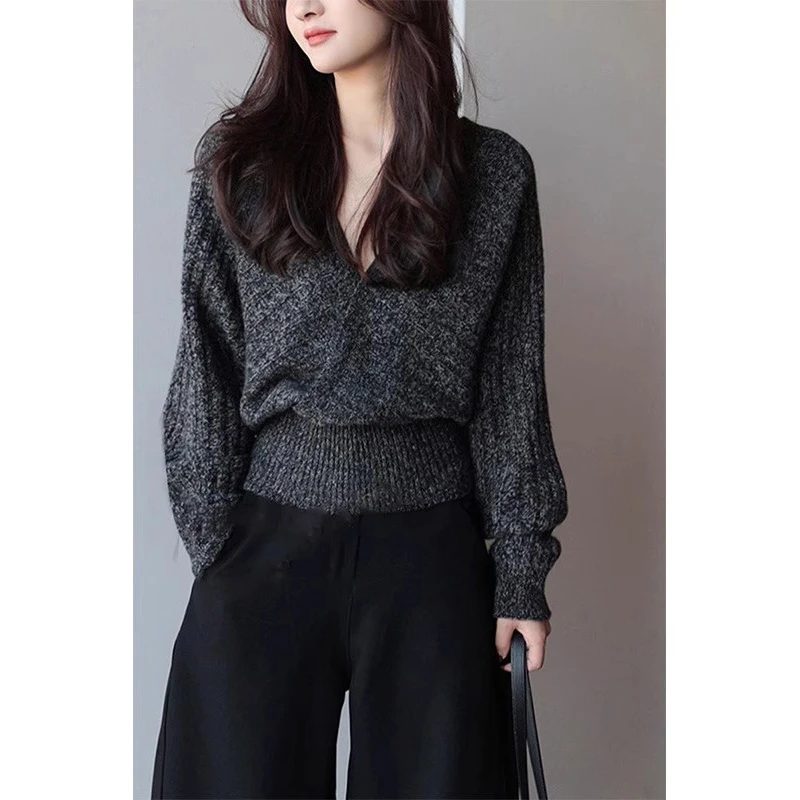 韩系氛围感早秋穿搭上衣宽松慵懒风高级感百搭显瘦灰色V领针织衫