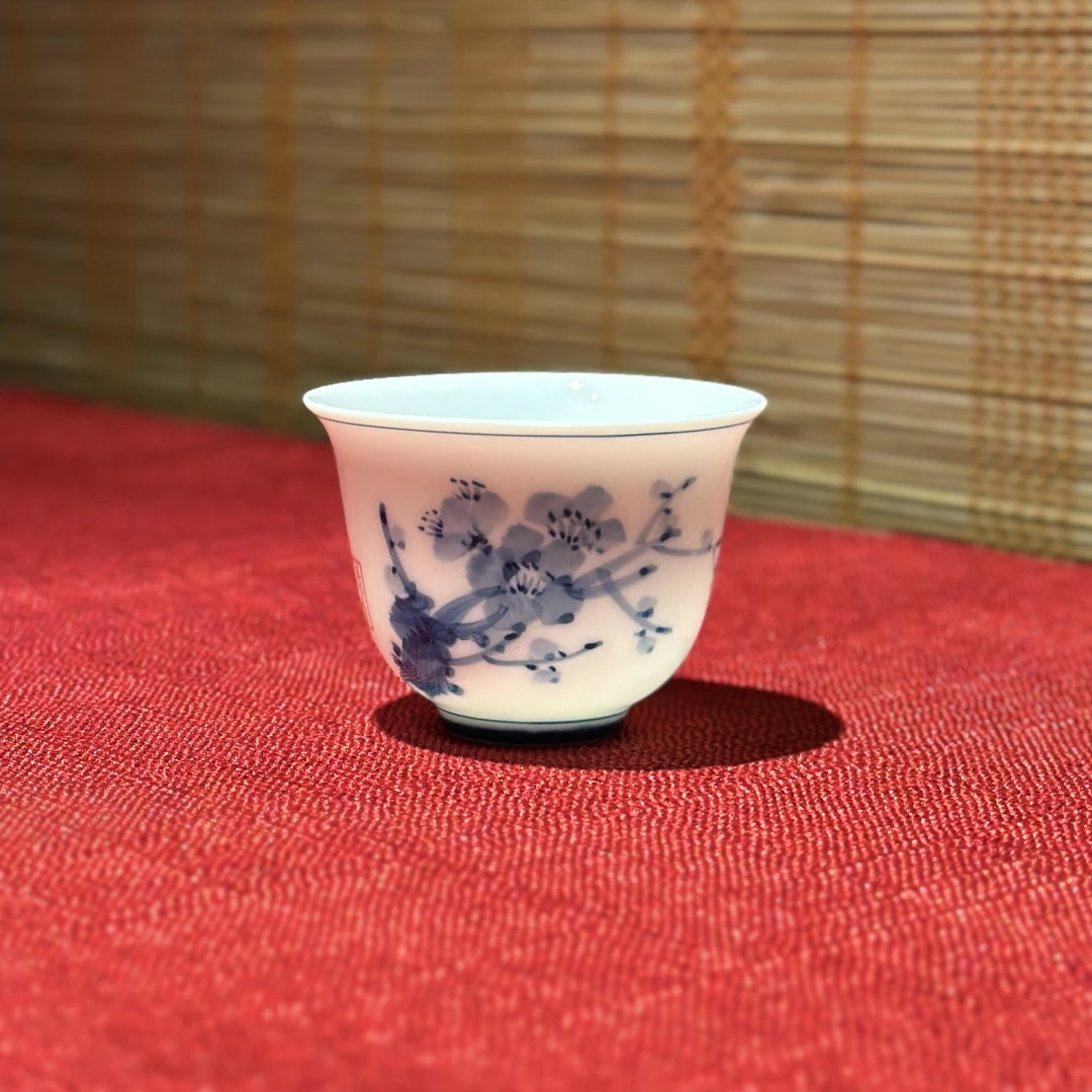 手绘梅花杯/羊脂玉 50毫升茶杯