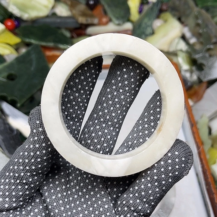未镶嵌透闪石质玉珠宝奇石57