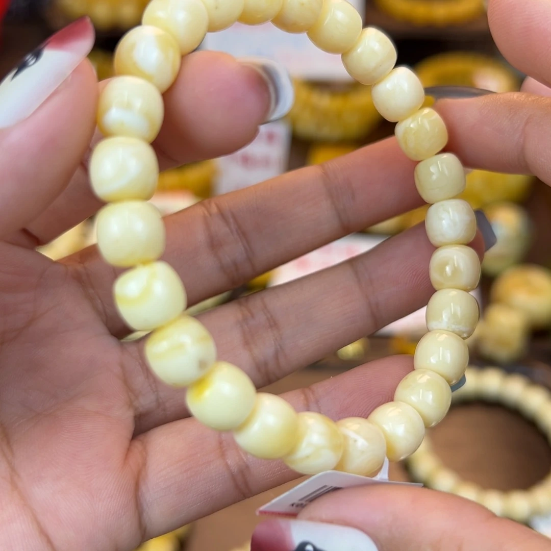 琥珀裸石未镶嵌kjnnnjjjnjjnm