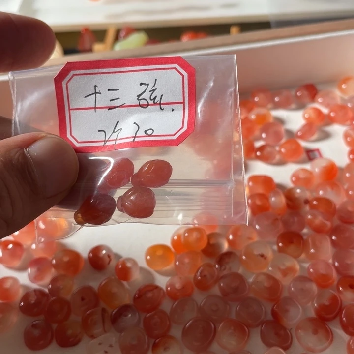 颈饰未镶嵌南红玛瑙十*弦