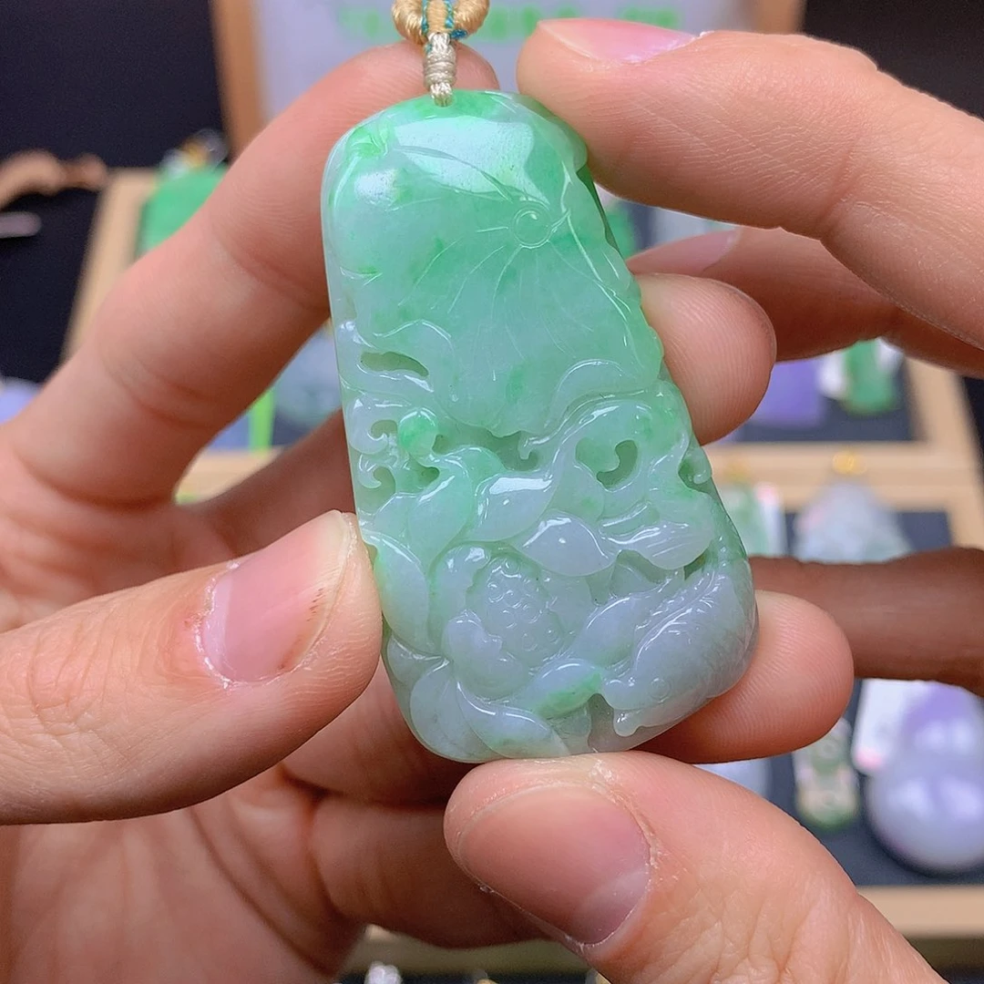 翡翠颈饰未镶嵌翡翠