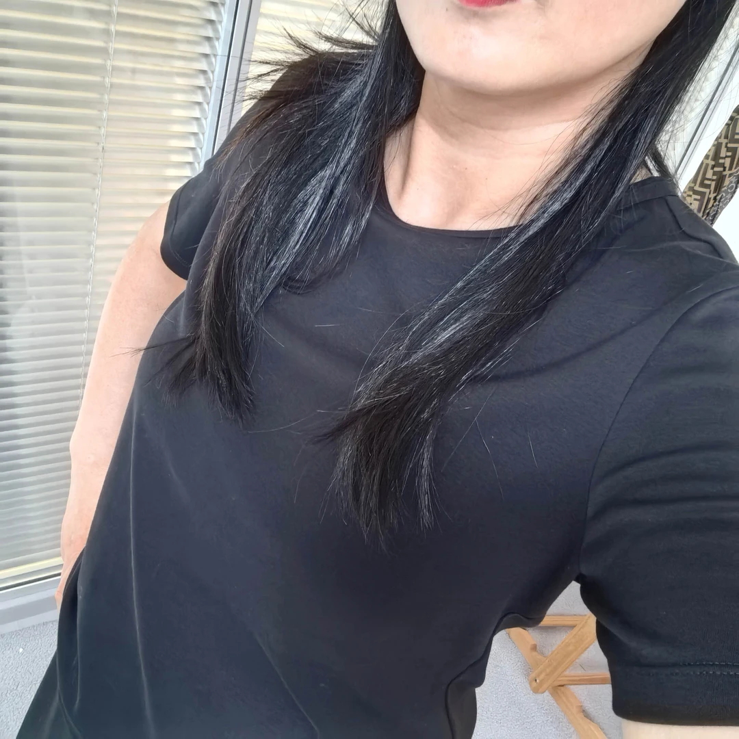 香黑色胸口小logo短袖T恤uniform159469