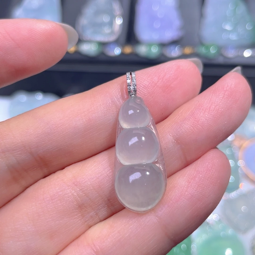 颈饰18K金镶嵌翡翠翡翠