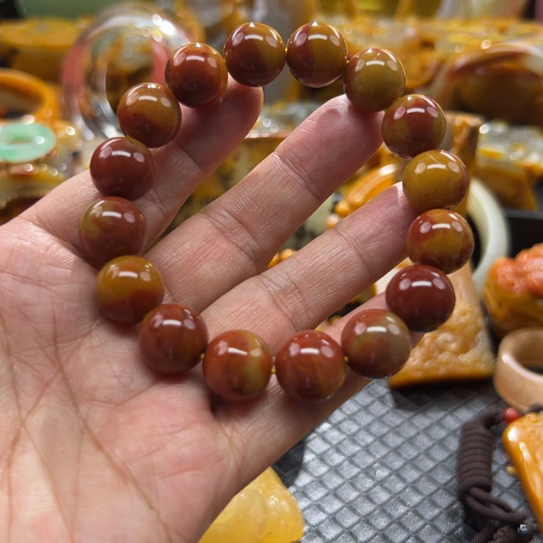 颈饰未镶嵌石英质玉