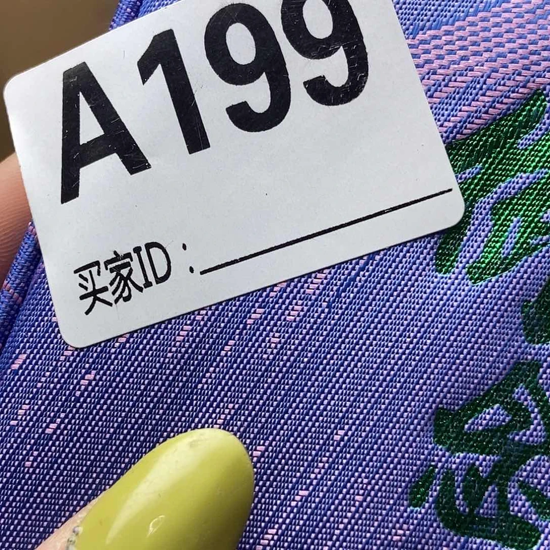 手工艺品琉璃燕**主