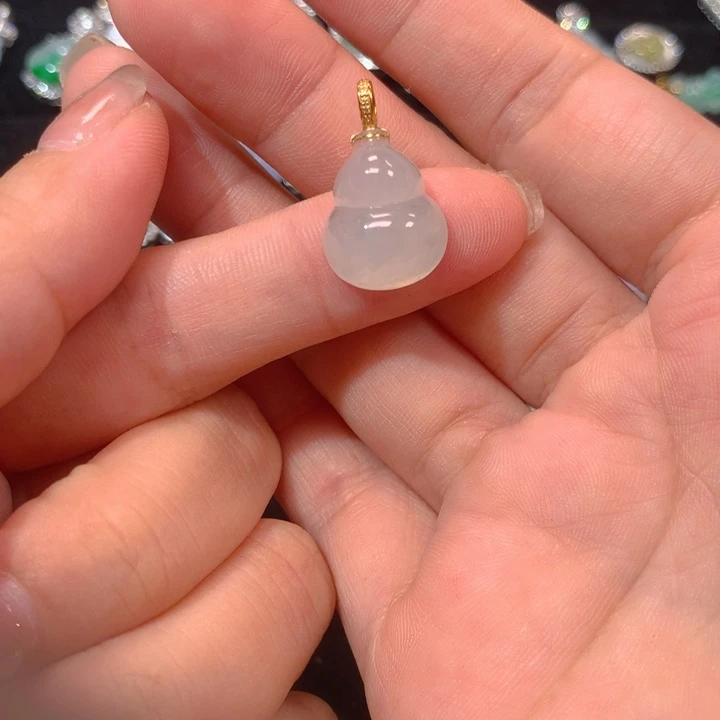 大***店18K金镶嵌翡翠耳饰葫芦