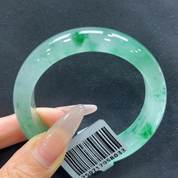 石英质玉（非洲翠）未镶嵌手镯