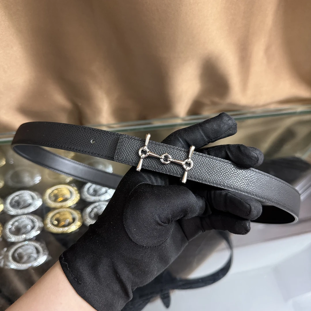 新款女士高档皮带休闲工字扣H扣牛皮腰带潮流时尚休闲百搭韩装饰