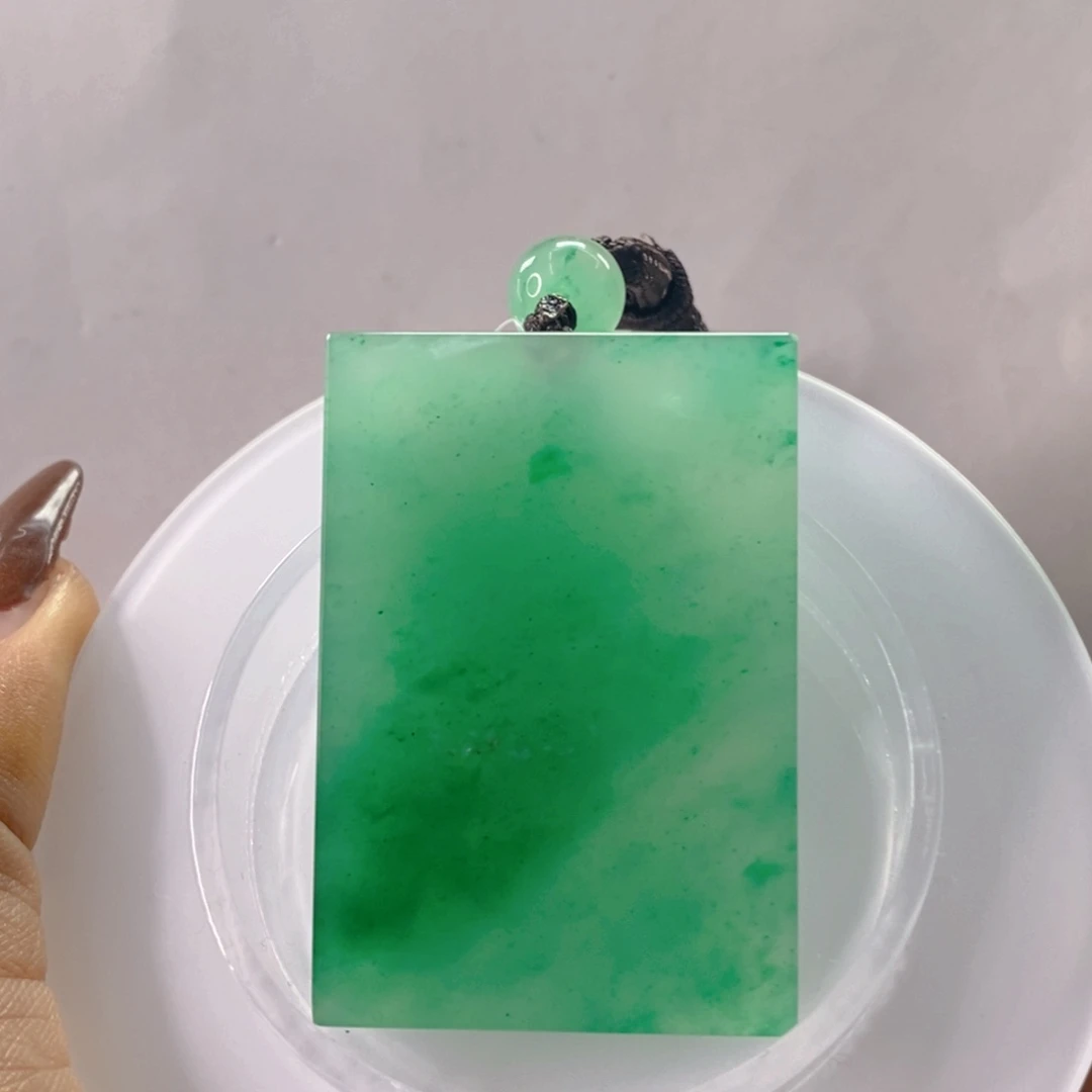 石英质玉未镶嵌颈饰