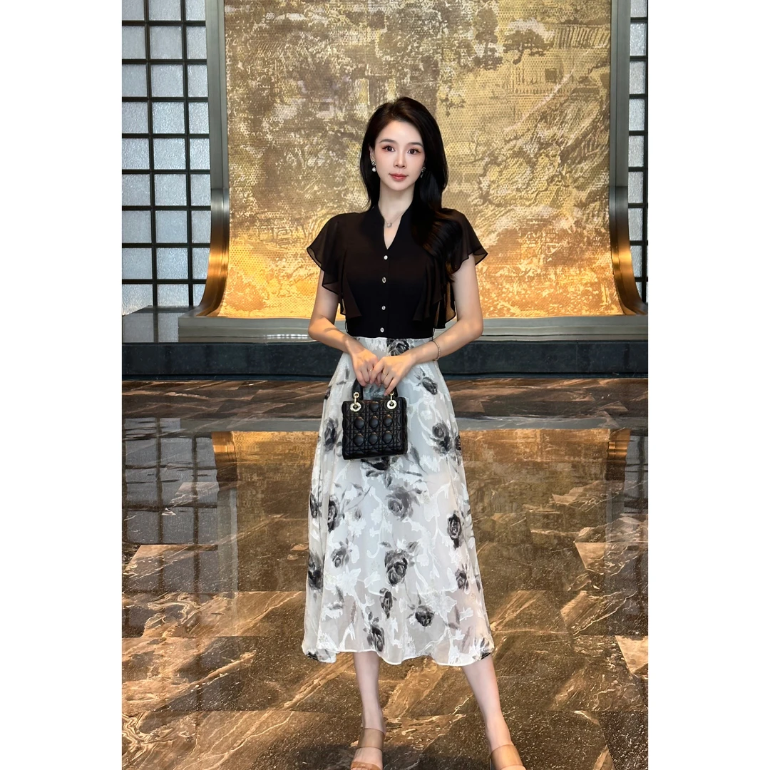 YUANBAO【書影】夏季法式优雅时尚气质赫本风显瘦V领收腰温柔连衣裙