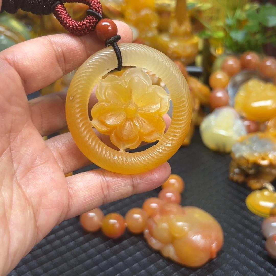 石英质玉未镶嵌颈饰