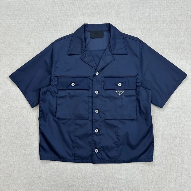 全新未使用 Prada/普拉达 三角钢标尼龙短袖衬衣/L码/WL1056