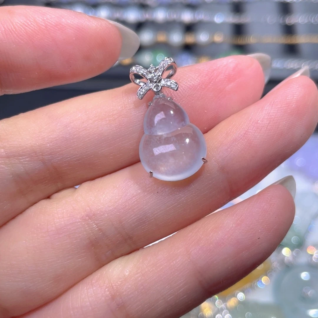 颈饰18K金镶嵌翡翠翡翠