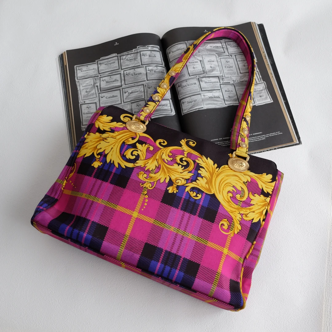 99新 VERSACE/范思哲 辣辣/超美格纹印花沙滩托特包