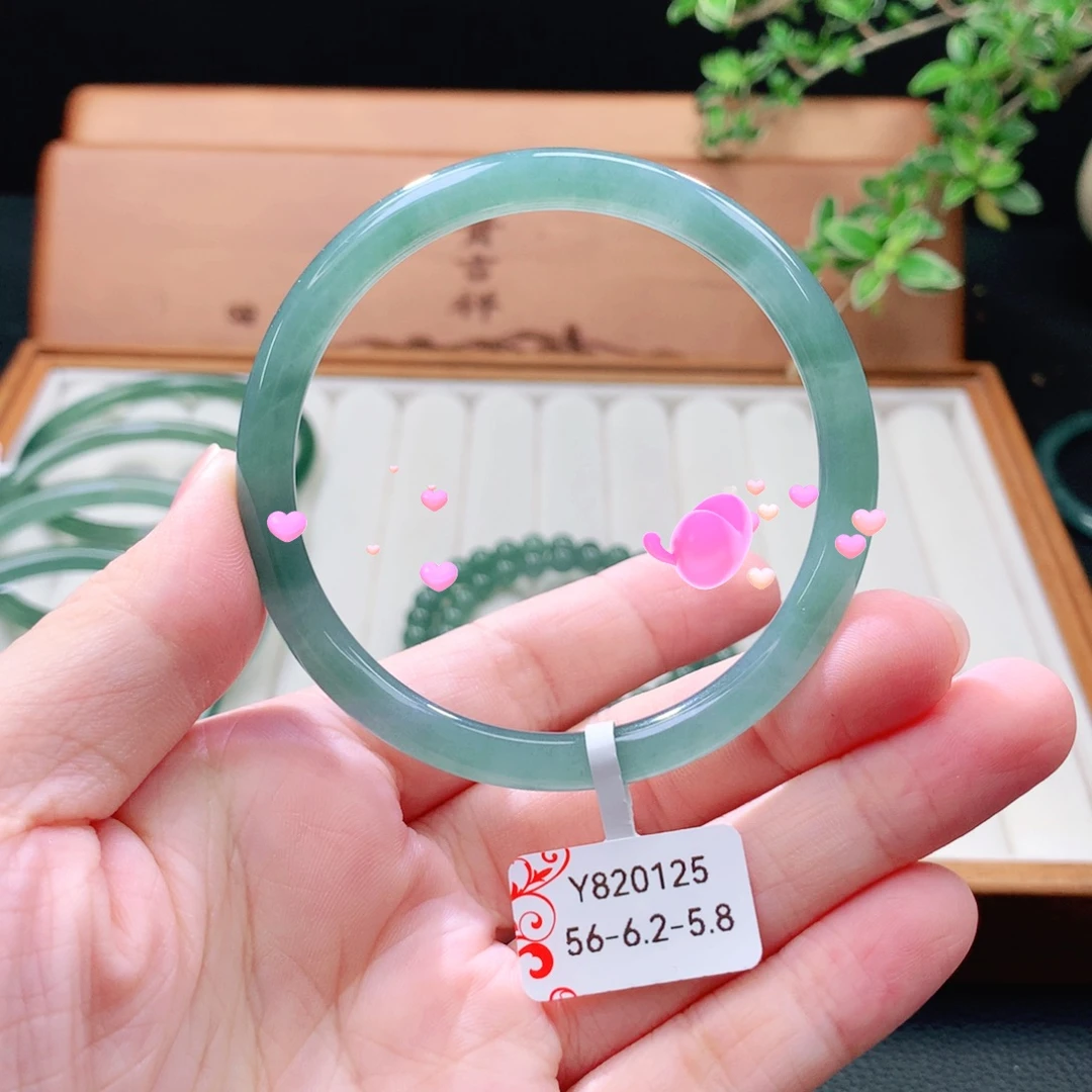 未镶嵌手镯（圆镯）翡翠