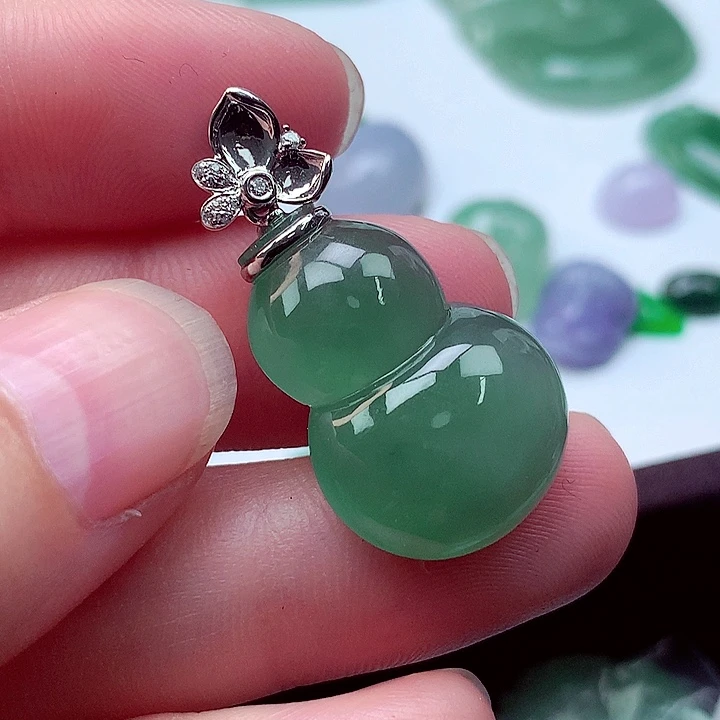 翡翠18K金镶嵌吊坠(不含链)葫芦吊坠