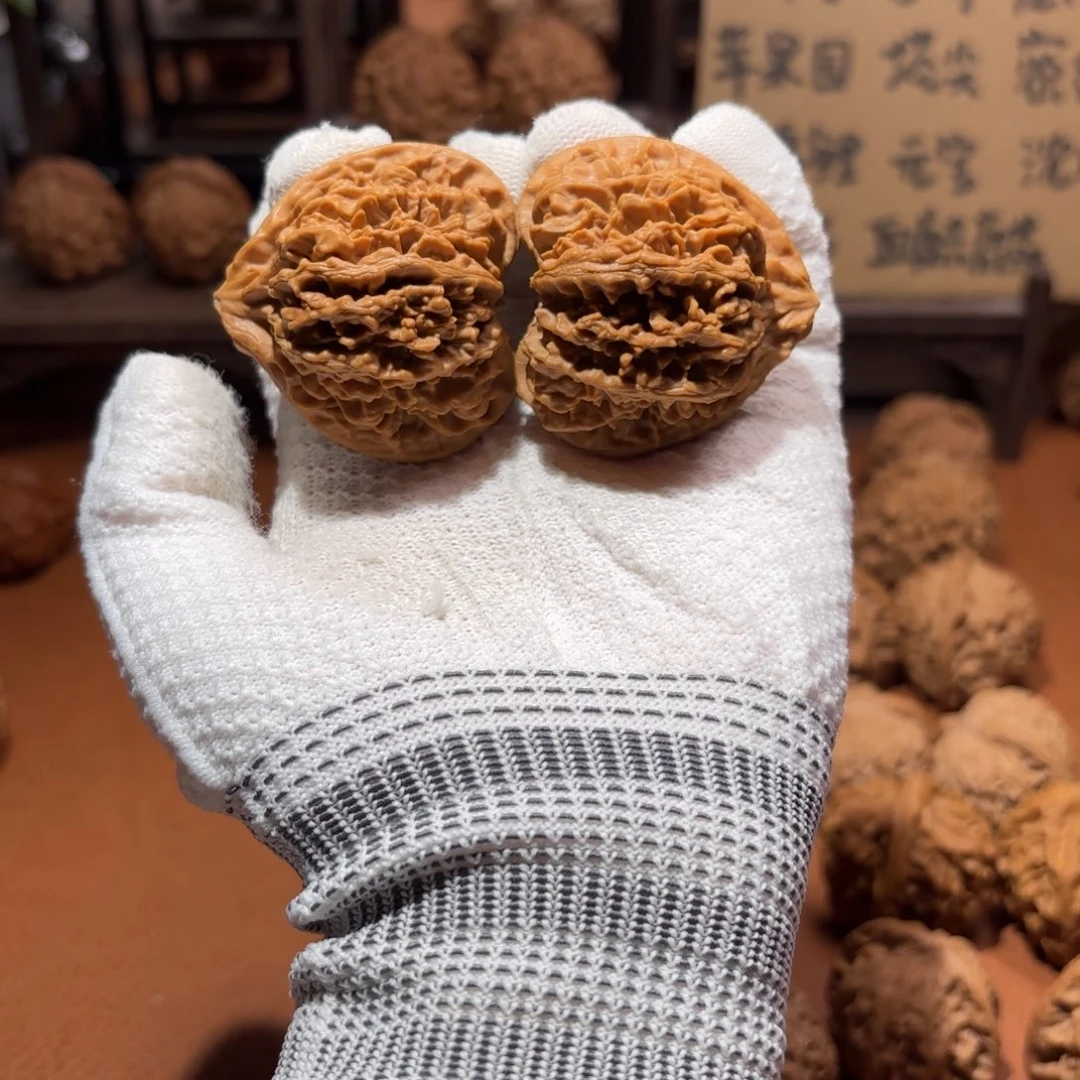 吊坠桃核46九龙筋状元56g