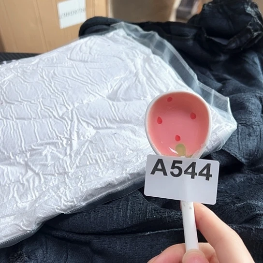 摆件发一包…………………………………………………………