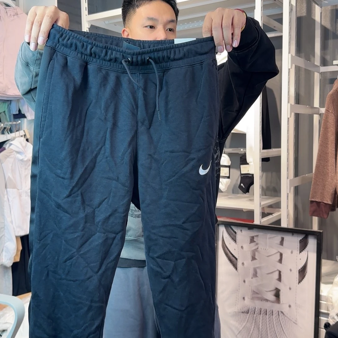 NIke  M码 130斤