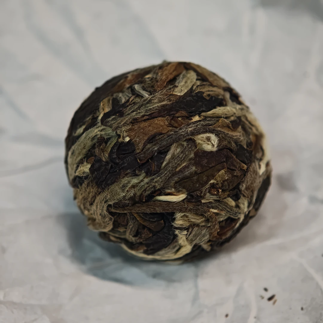景迈山白茶龙珠白牡丹春茶香甜耐泡方便携带云南白茶