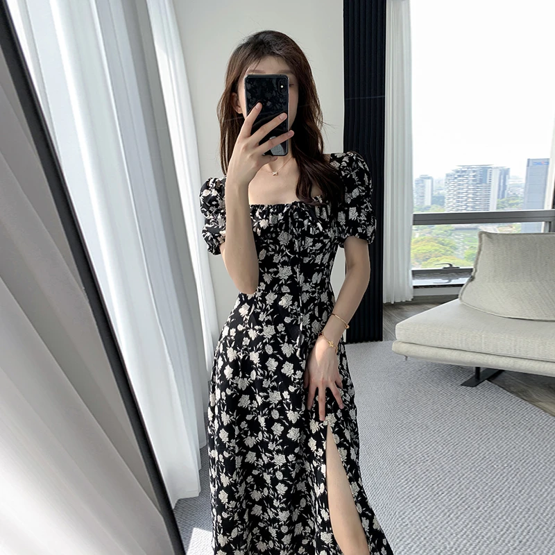 黑色碎花连衣裙女装2024夏新款高级感法式方领开叉显瘦长裙子