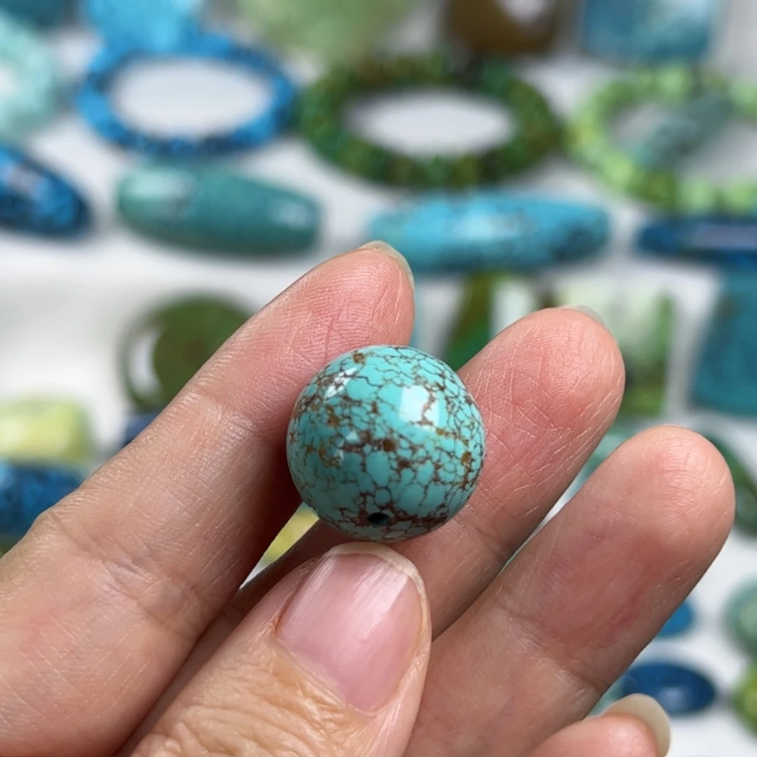 绿松石未镶嵌珠宝奇石