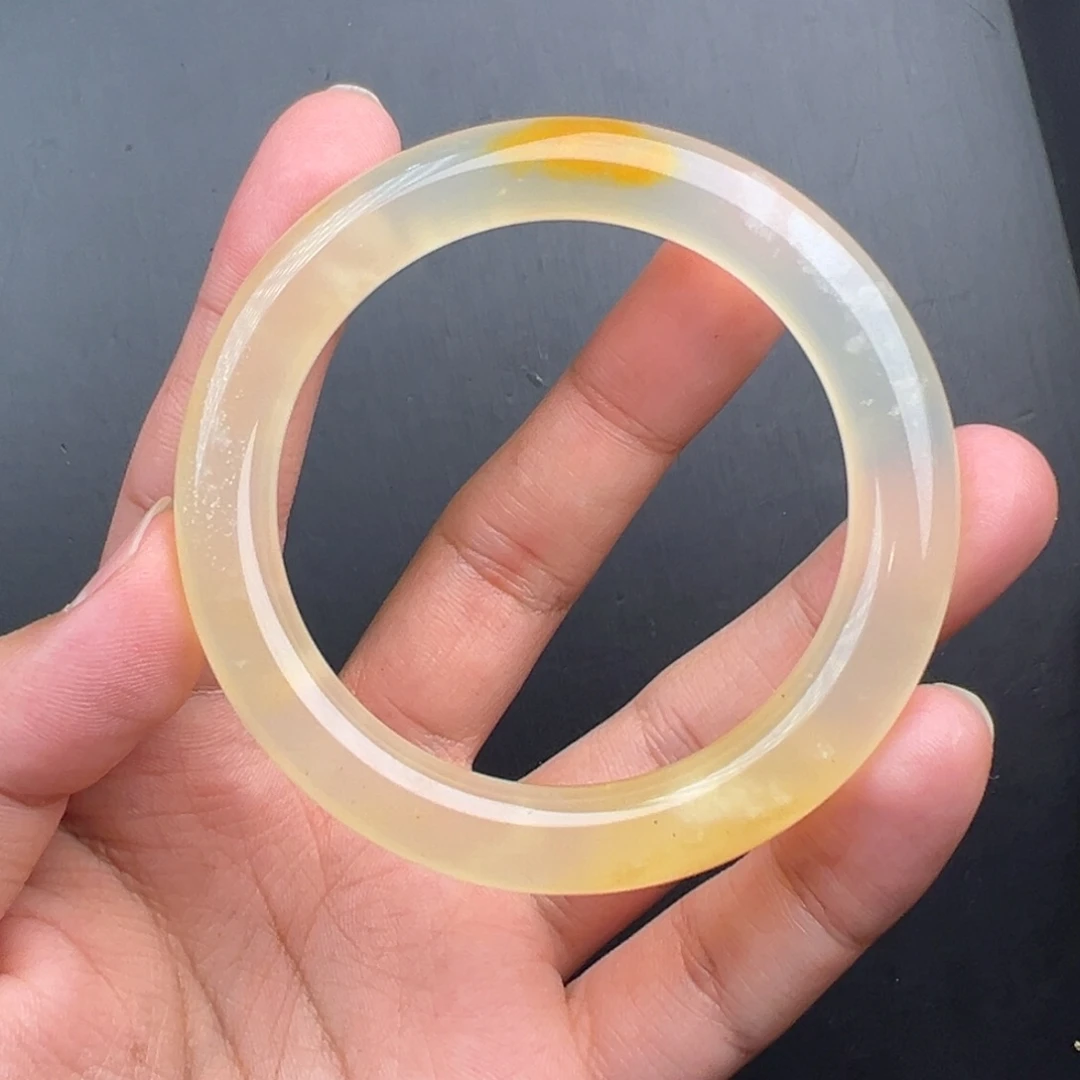 石英质玉（黄龙玉）未镶嵌湾山料雪花棉55圈口手镯