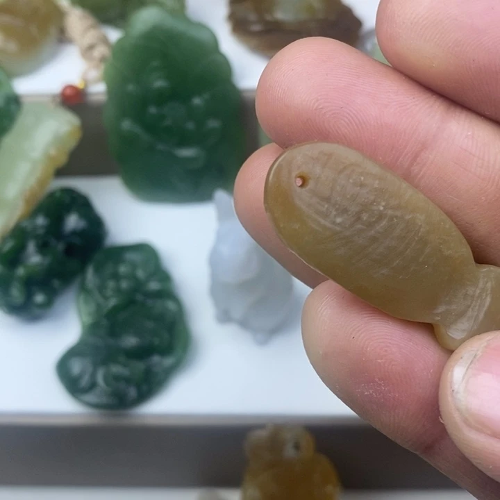 和田玉（糖玉）未镶嵌颈饰