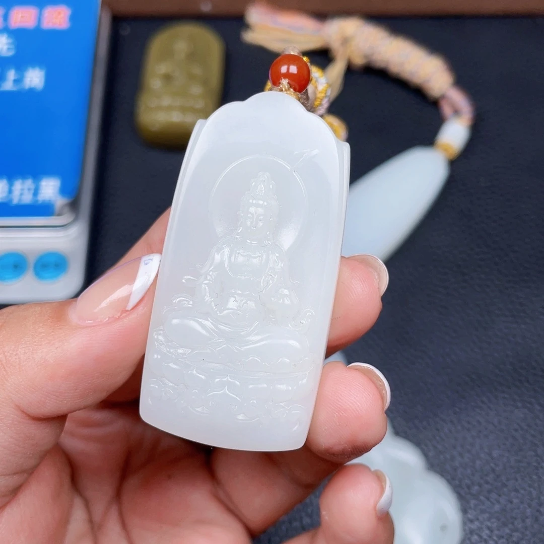 颈饰未镶嵌和田玉