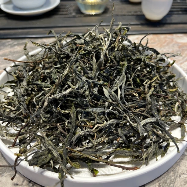 2025年 小荒田古树纯料100克 普洱茶生茶散料